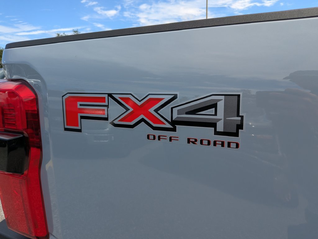 New 2027 Ford F350 Platinum w/ Platinum Plus Package AWD/4WD image 12