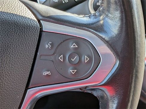 Used 2021 Chevrolet Traverse LT image 20