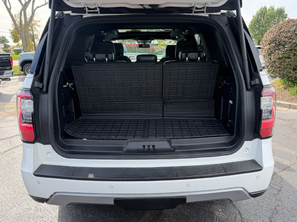 Used 2020 Ford Expedition Limited w/ Equipment Group 301A AWD/4WD image 9