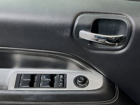 Used 2017 Jeep Compass High Altitude image 13