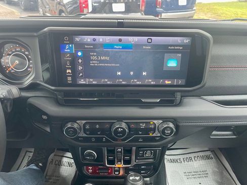 Used 2025 Jeep Wrangler Rubicon image 16