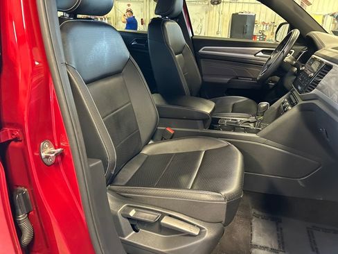 Used 2022 Volkswagen Atlas Cross Sport SE w/ Panoramic Sunroof Package image 36