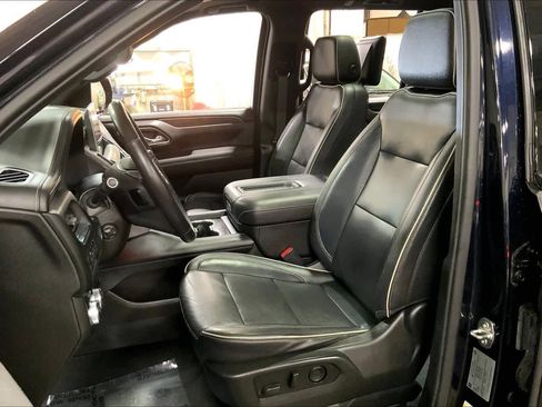 Used 2021 GMC Yukon SLT w/ SLT Premium Package image 8