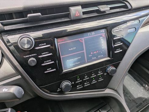 Used 2019 Toyota Camry LE FWD image 11