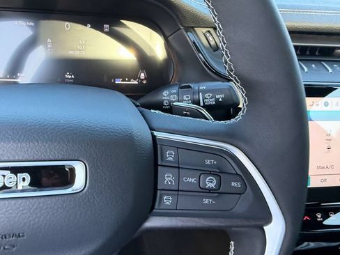 New 2026 Jeep Grand Cherokee L Limited w/ Limited Altitude Package AWD/4WD image 16