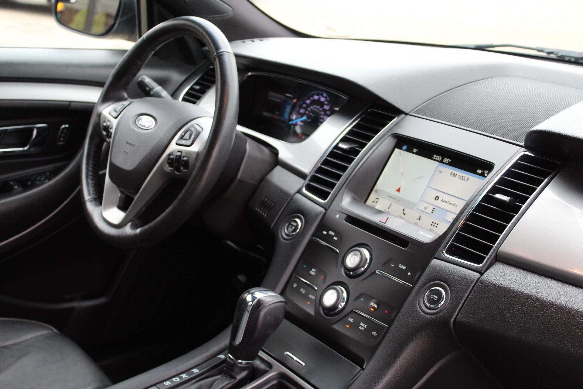 Used 2018 Ford Taurus SEL w/ Equipment Group 201A FWD image 15