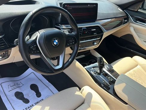 Used 2023 BMW 530i xDrive w/ Premium Package AWD/4WD image 10