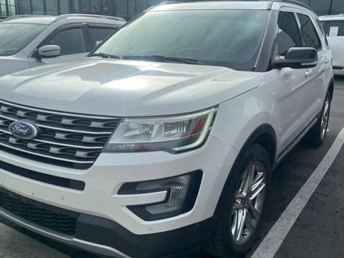 Used 2017 Ford Explorer XLT w/ Equipment Group 202A image 1