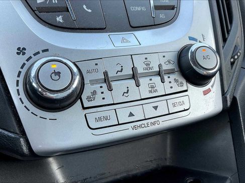 Used 2017 Chevrolet Equinox LT w/ Convenience Package image 31