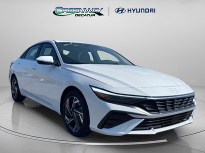 New 2025 Hyundai Elantra Limited w/ Cargo Package
