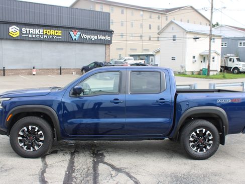 Certified 2022 Nissan Frontier PRO-4X w/ Technology Package AWD/4WD image 2