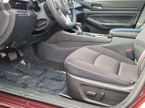 Used 2024 Nissan Altima 2.5 SV FWD image 19