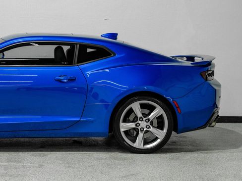 Used 2018 Chevrolet Camaro SS RWD image 11