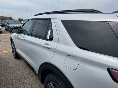 New 2026 Ford Explorer Active w/ Active Comfort Package AWD/4WD image 17