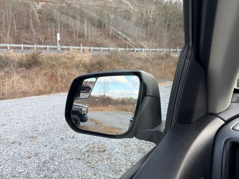 Used 2019 Chevrolet Colorado Z71 image 10