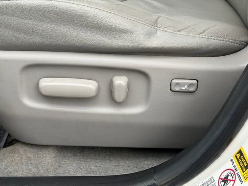 Used 2012 Toyota RAV4 Limited w/ Navigation Value Pkg image 15