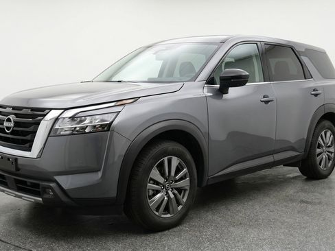 Used 2025 Nissan Pathfinder SV AWD/4WD image 3