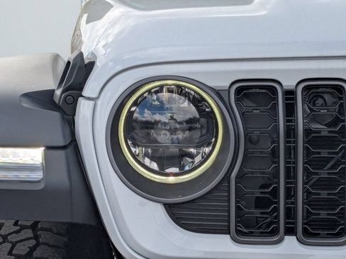 New 2026 Jeep Gladiator Rubicon w/ Safety Group AWD/4WD image 9