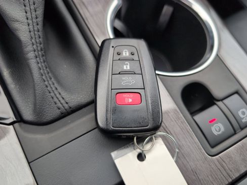 Used 2022 Toyota Highlander Limited image 20