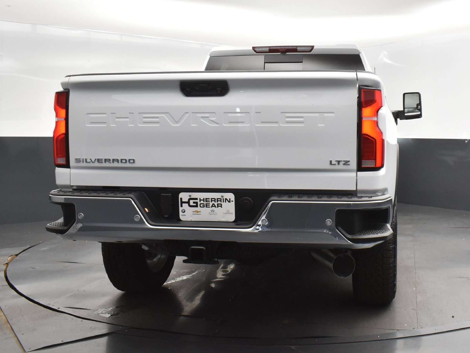 Used 2025 Chevrolet Silverado 2500 LTZ w/ LTZ Convenience Package AWD/4WD image 7