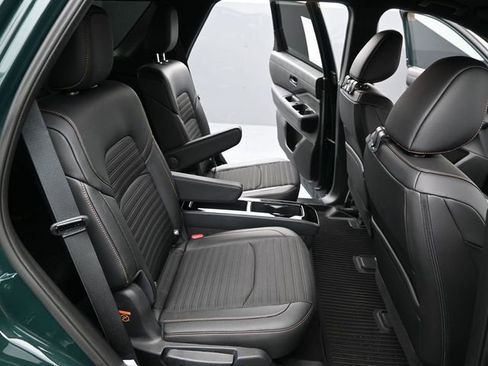 Used 2025 Nissan Pathfinder Rock Creek image 16