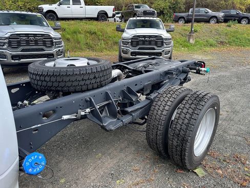 New 2026 RAM 5500 Tradesman w/ Chrome Appearance Group image 13