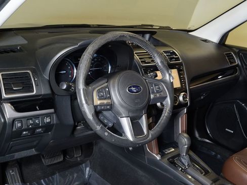Used 2018 Subaru Forester 2.5i Touring AWD/4WD image 11