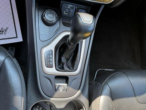 Used 2018 Jeep Cherokee Limited w/ High Altitude Package image 12