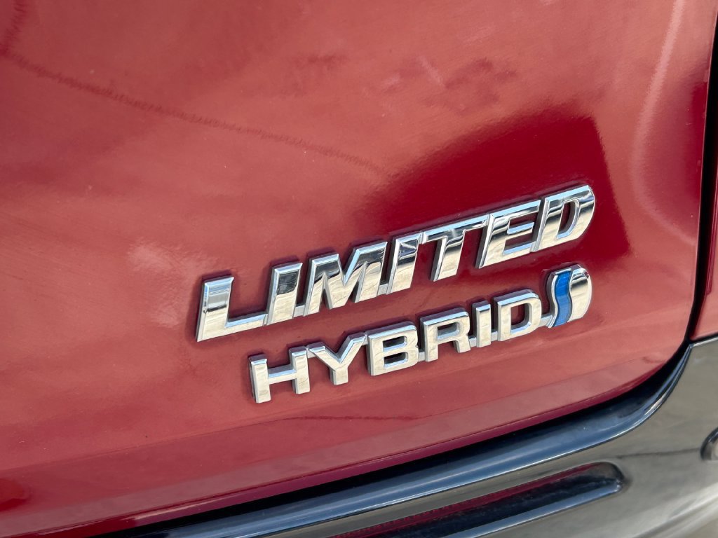Certified 2023 Toyota Sienna Limited AWD/4WD image 14