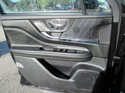 Used 2022 Lincoln Corsair Grand Touring w/ Towing Package AWD/4WD image 19