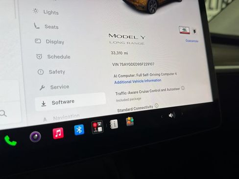 Used 2025 Tesla Model Y Long Range RWD image 24