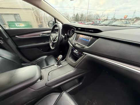 Used 2017 Cadillac XT5 Luxury w/ Driver Awareness Package image 14