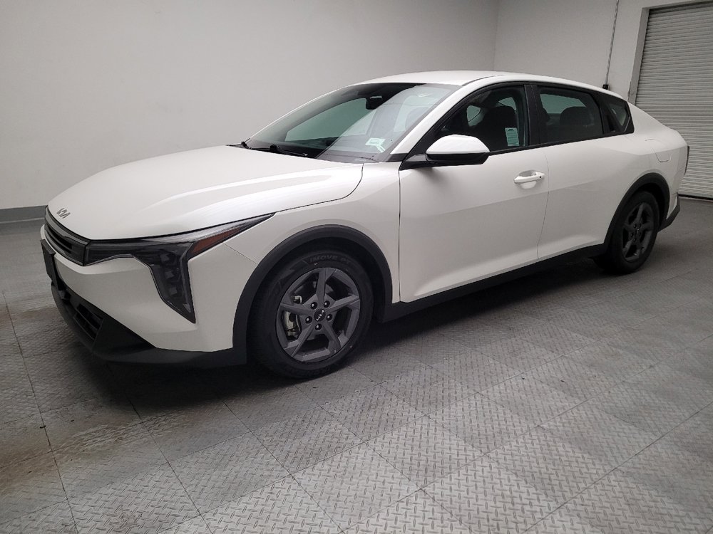 Used 2025 Kia K4 FWD image 2