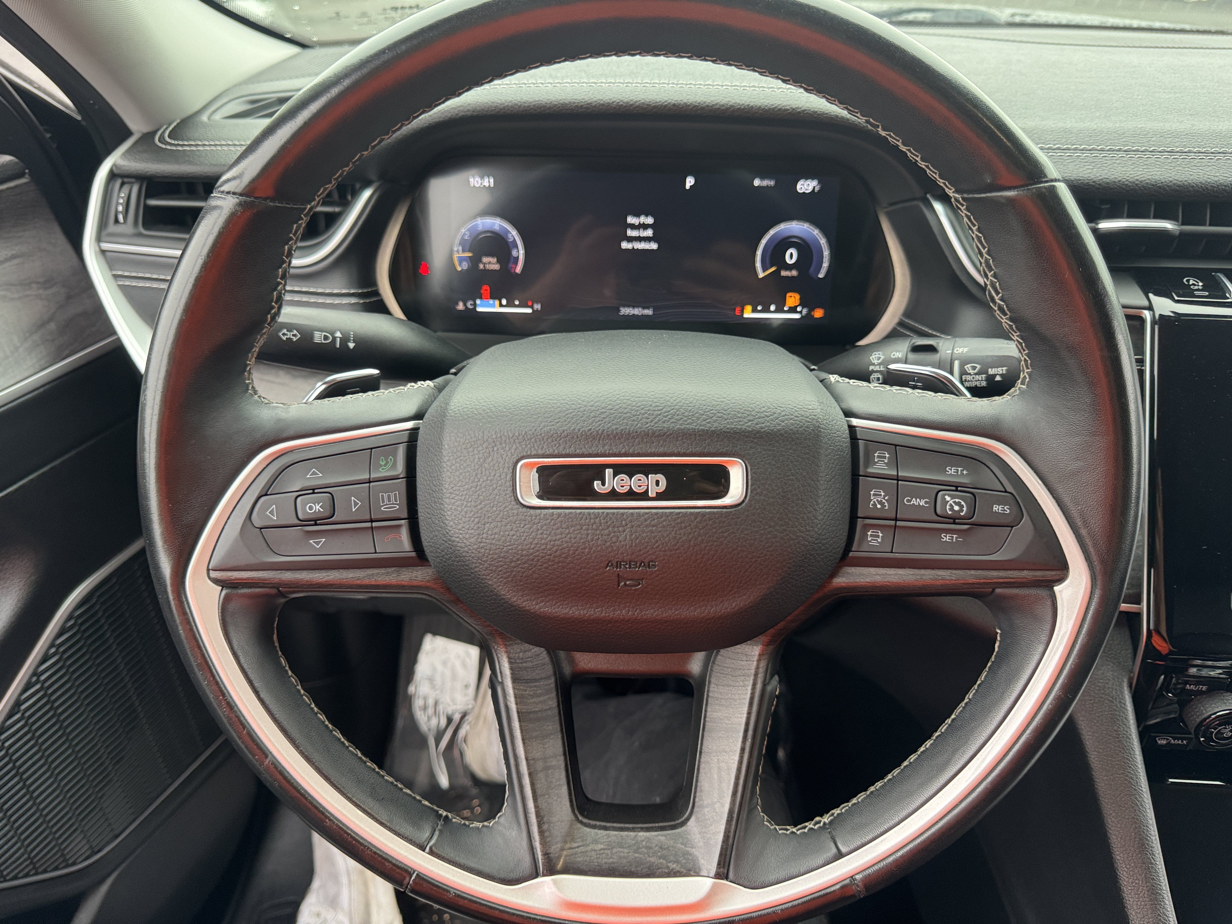 Used 2022 Jeep Grand Cherokee L Limited w/ Black Appearance Package AWD/4WD image 22