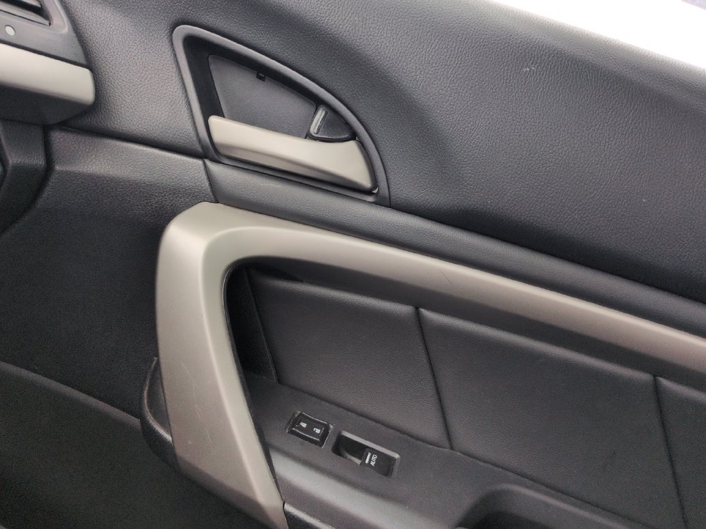 Used 2011 Honda Accord EX-L image 23