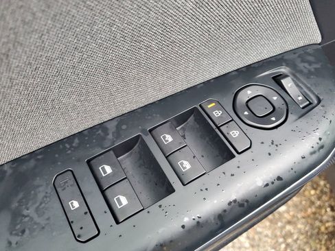 Used 2025 Kia K4 EX image 25