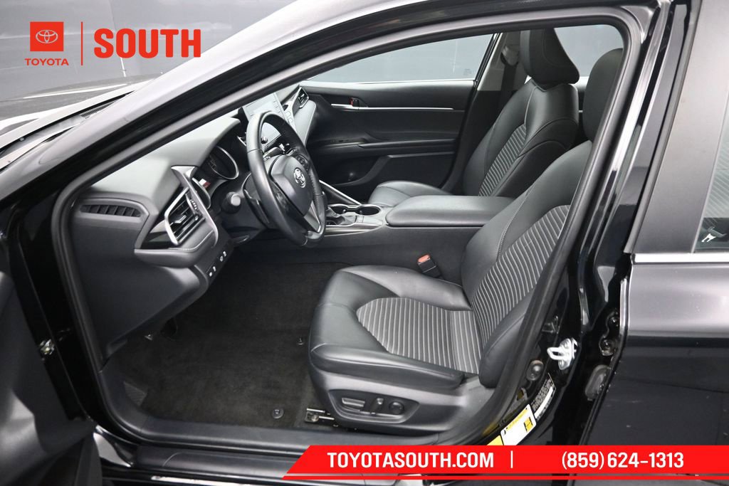 Used 2023 Toyota Camry SE w/ Convenience Package FWD image 9