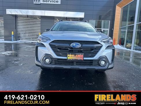 Used 2025 Subaru Outback Premium w/ Popular Package #1A image 3