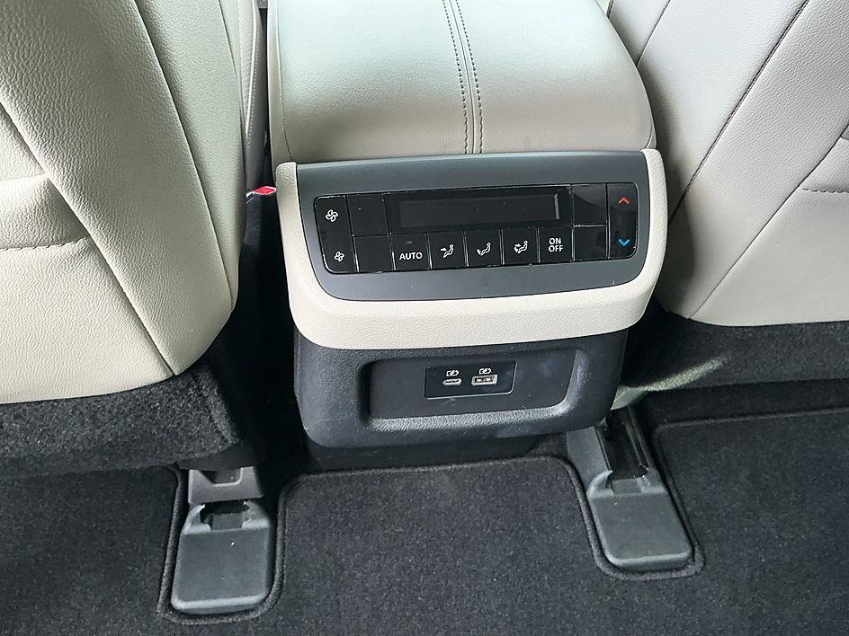 Certified 2022 Nissan Pathfinder SL FWD image 26