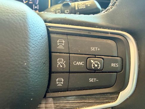 Used 2022 Jeep Wagoneer Series III w/ Premium Group I AWD/4WD image 16