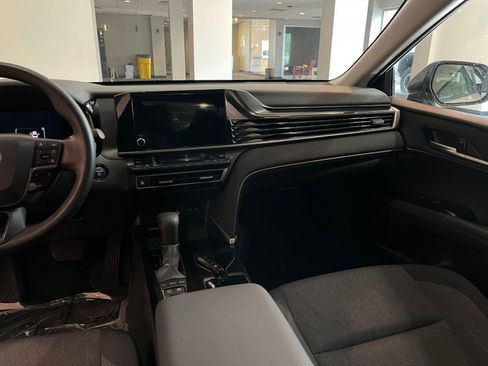 Used 2025 Toyota Camry LE FWD image 35