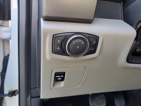 Used 2019 Ford F150 XLT AWD/4WD image 9