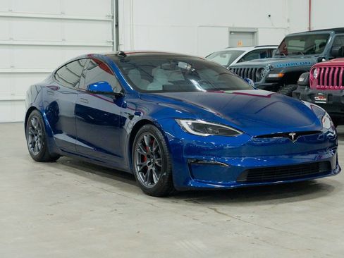 Used 2023 Tesla Model S Plaid image 11