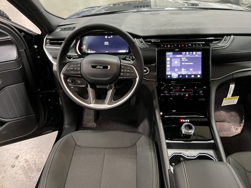 New 2026 Jeep Grand Cherokee Laredo X AWD/4WD image 11