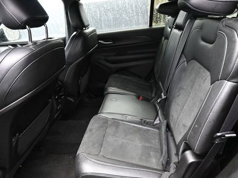 Used 2024 Jeep Grand Cherokee L Laredo image 36