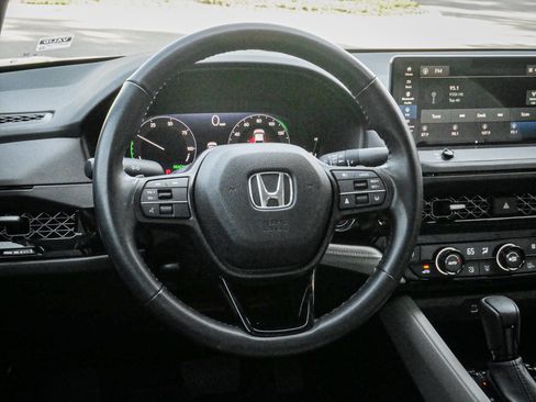 Used 2024 Honda Accord EX-L image 6