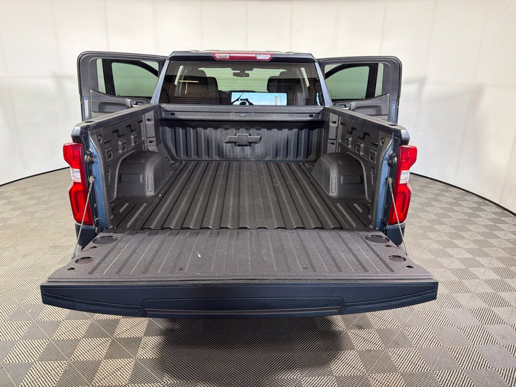 Used 2022 Chevrolet Silverado 1500 RST w/ LPO, Blackout Package AWD/4WD image 22