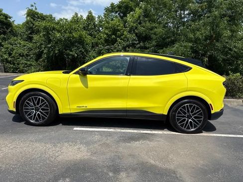 Used 2025 Ford Mustang Mach-E Premium AWD/4WD image 4