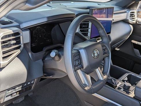 Used 2025 Toyota Tundra Limited AWD/4WD image 10