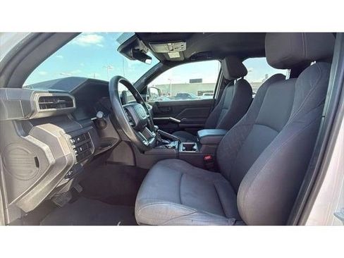 Certified 2024 Toyota Tacoma SR5 AWD/4WD image 9